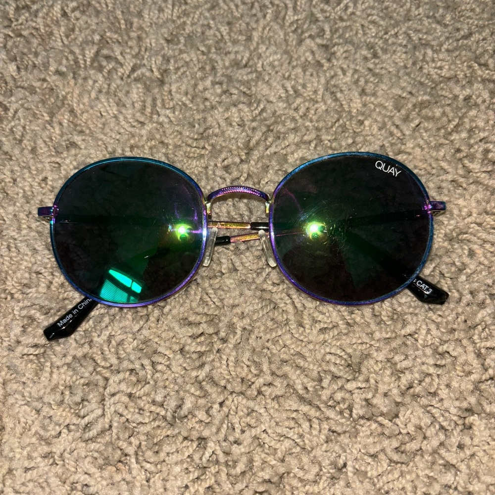 Quay Mod Star Round Sunglasses Rainbow Frame/Rainbow Lenses great condition Rare